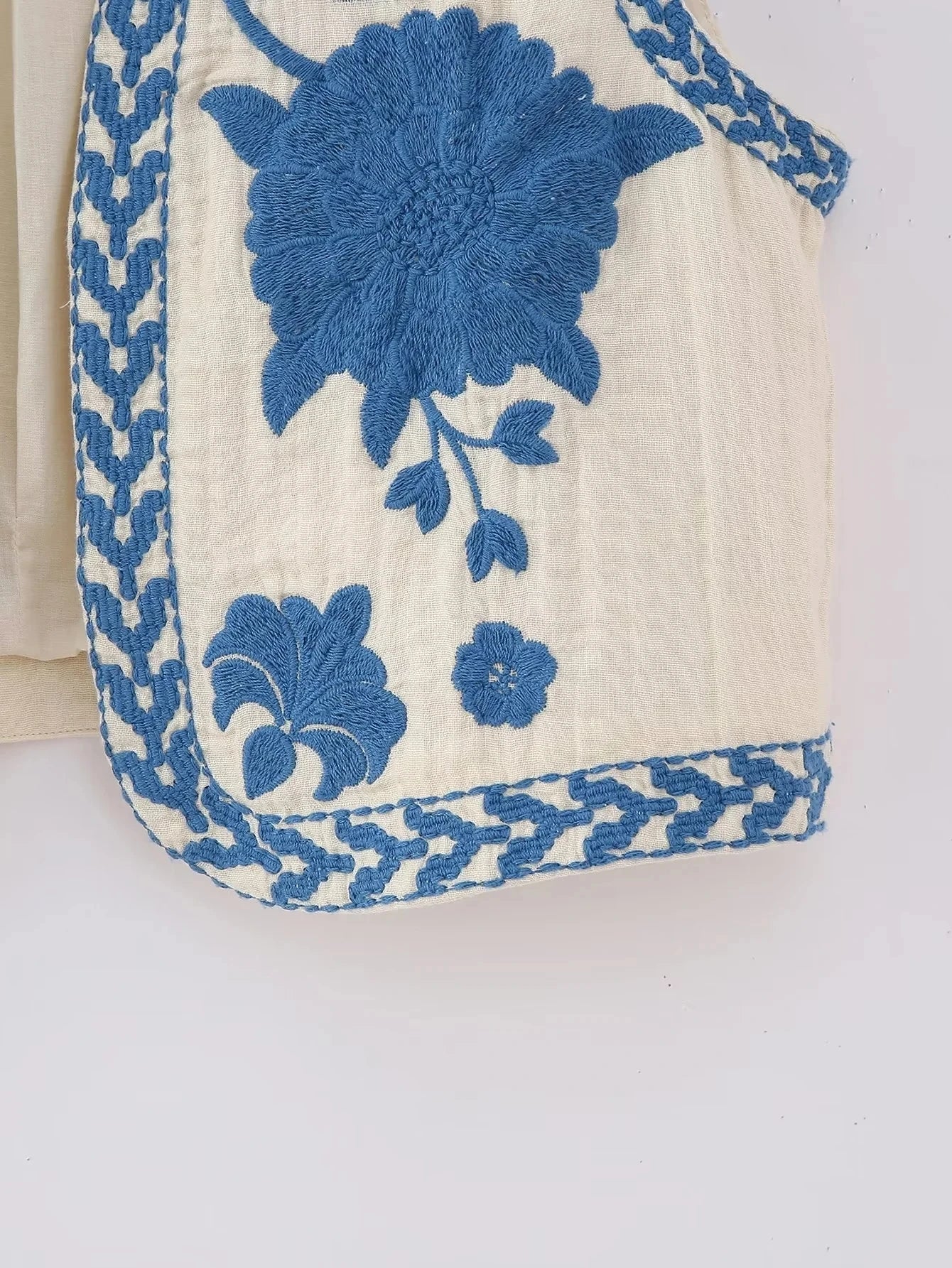 2025 Women Fashion Floral Embroidery Vest Vintage Sleeveless